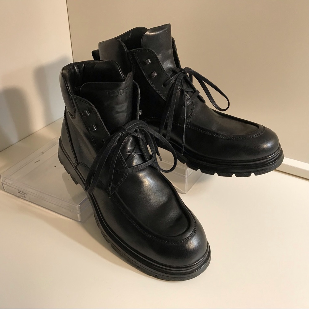 Tod’s Moc Toe Chunky Ankle Boot (9.5US)